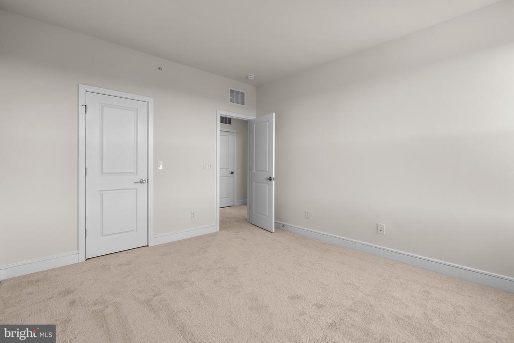 42621 Streamlet Sq
