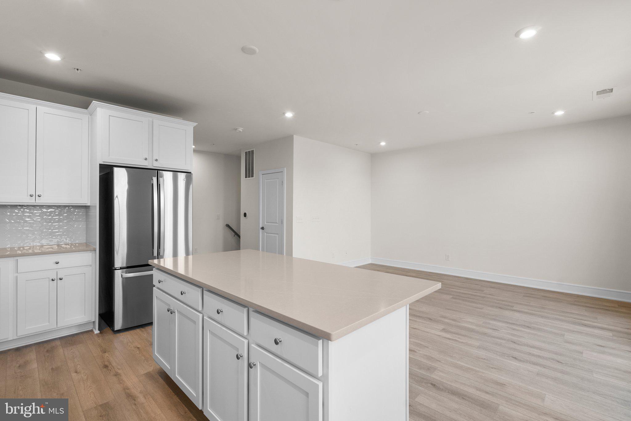 42621 Streamlet Sq