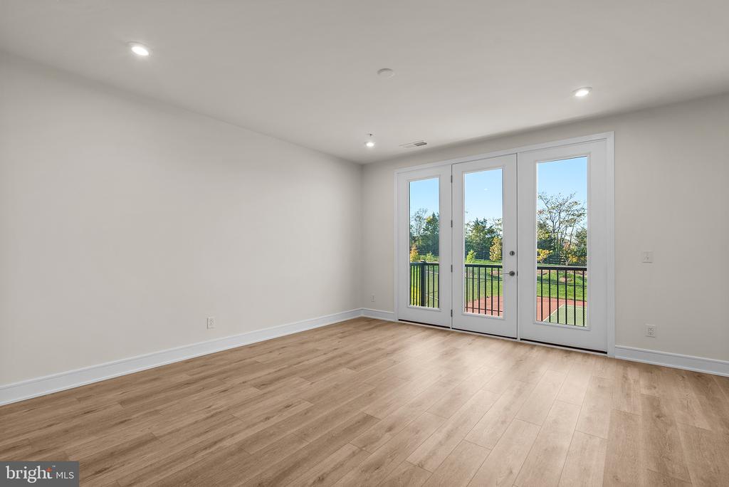42621 Streamlet Sq