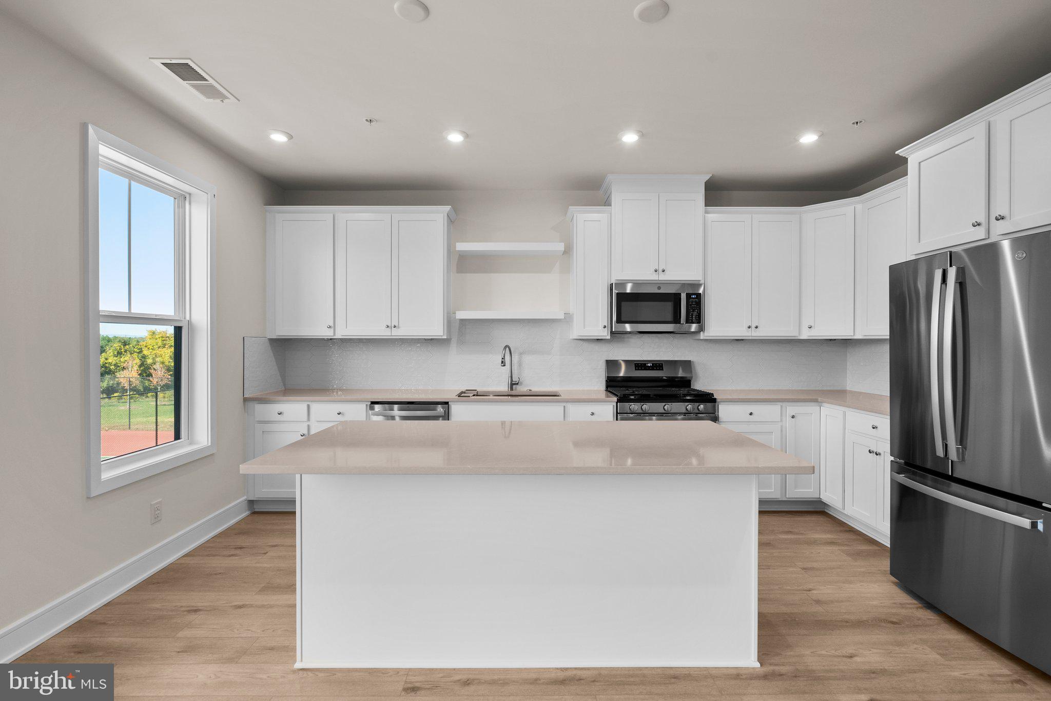 42621 Streamlet Sq
