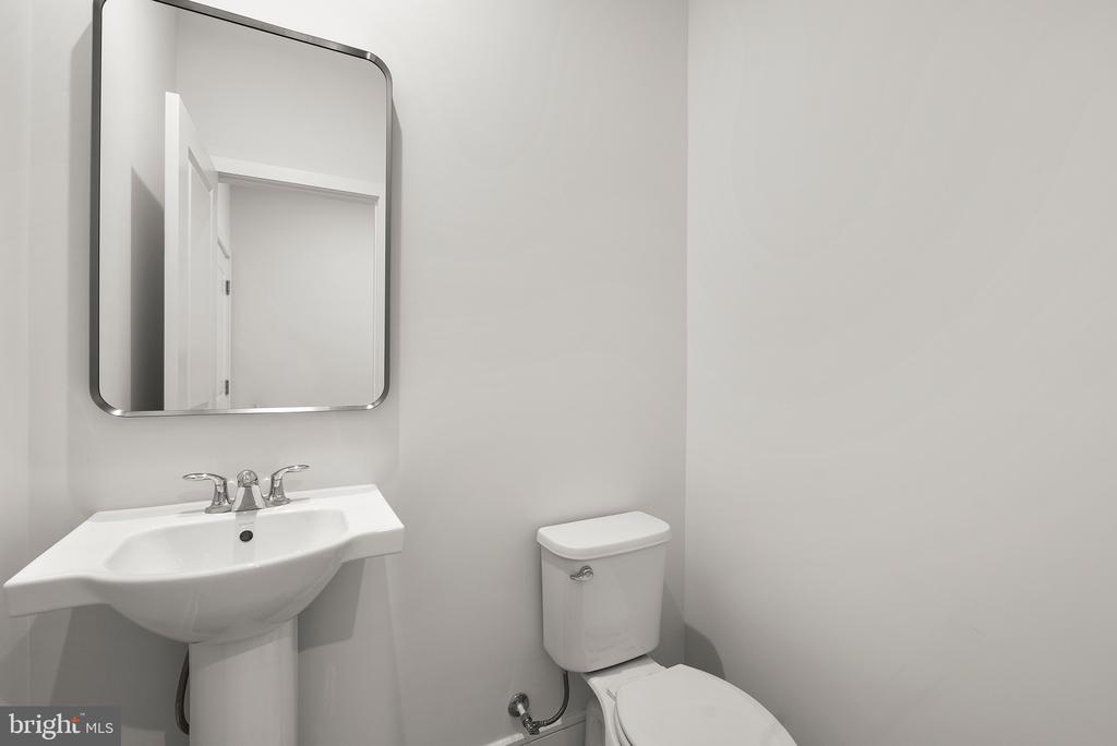 42621 Streamlet Sq