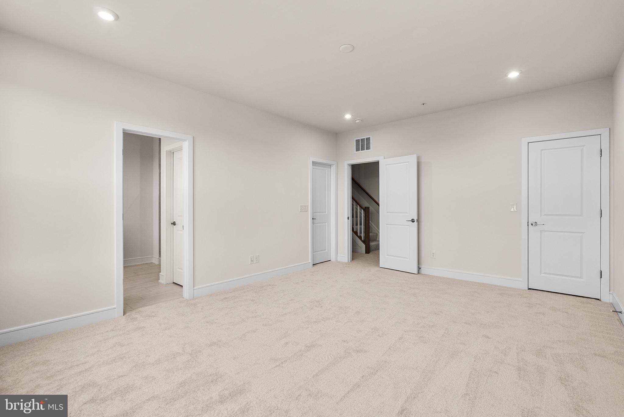 42621 Streamlet Sq