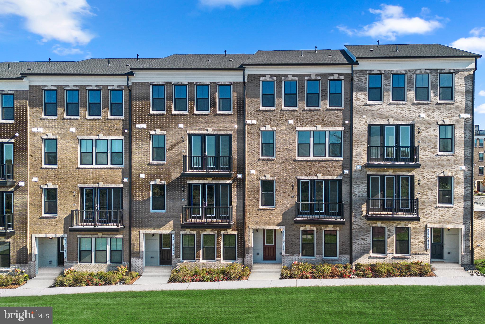 42621 Streamlet Sq