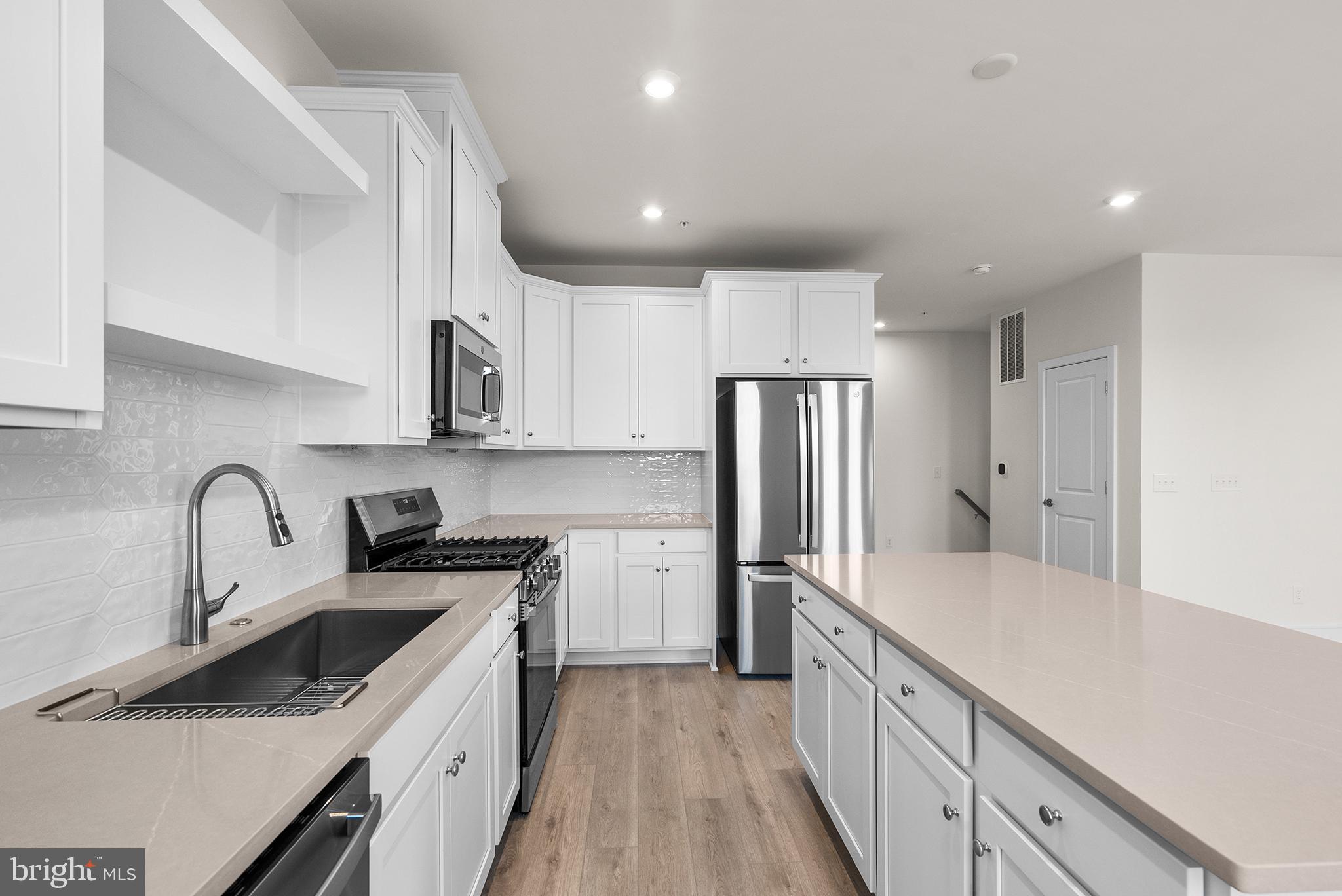 42621 Streamlet Sq