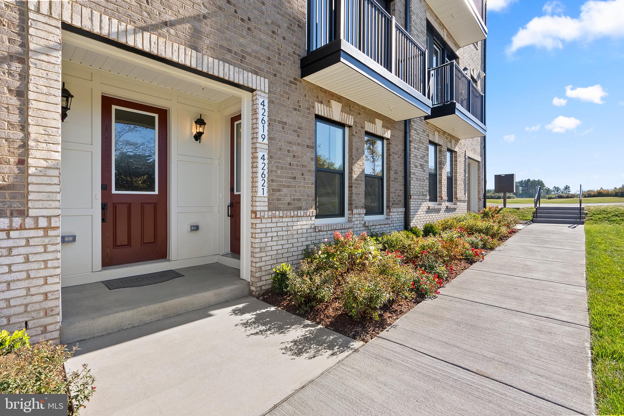 42621 Streamlet Sq