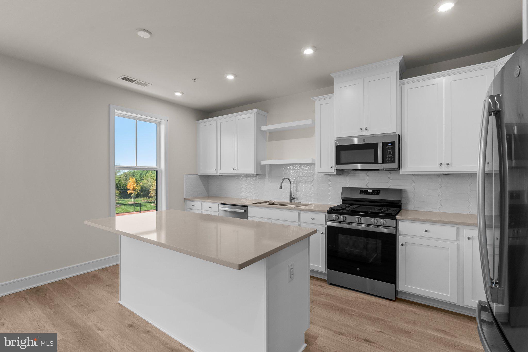 42621 Streamlet Sq