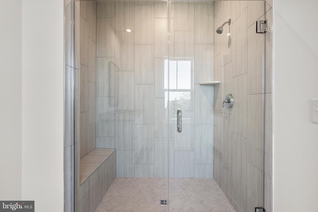 42621 Streamlet Sq