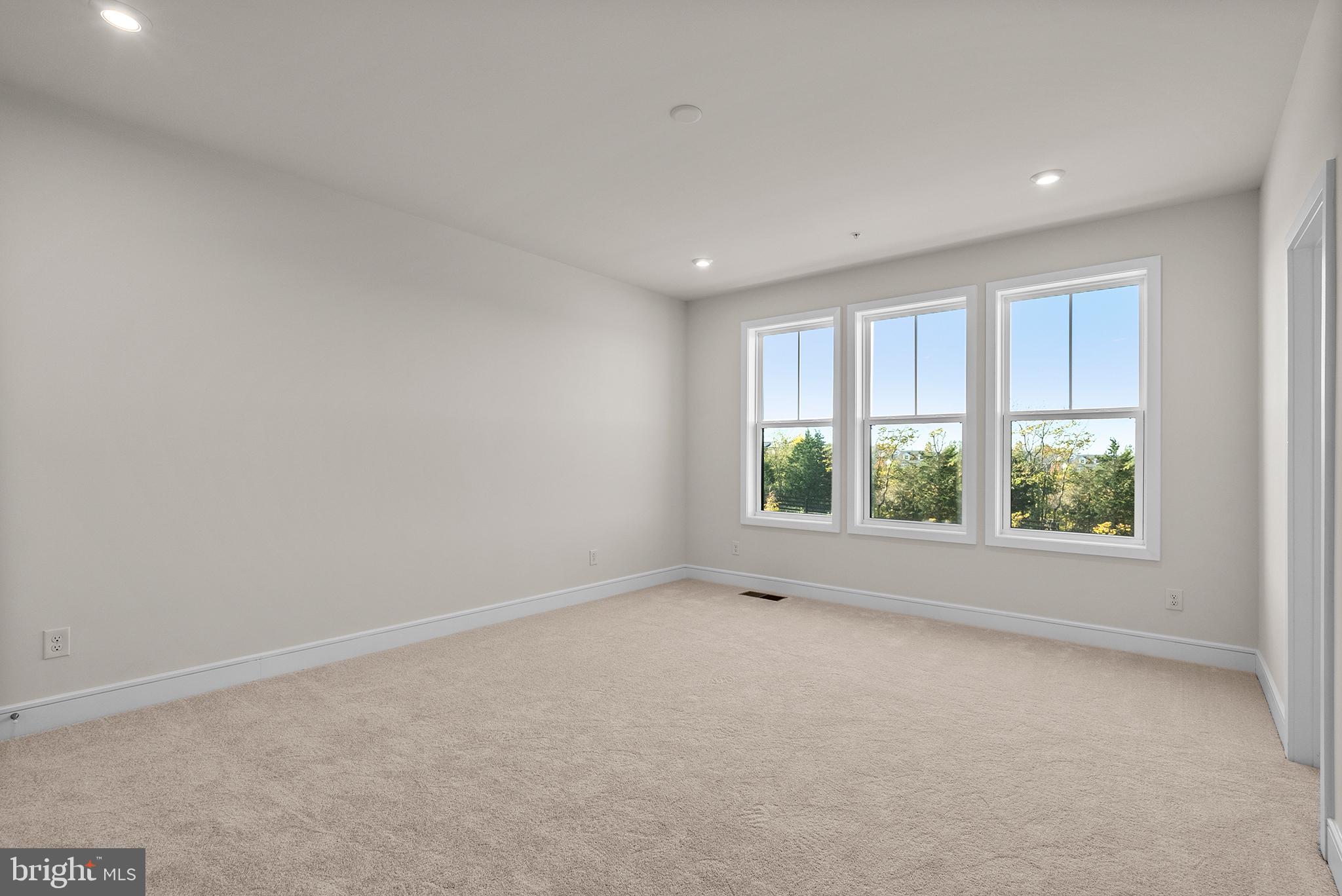 42621 Streamlet Sq