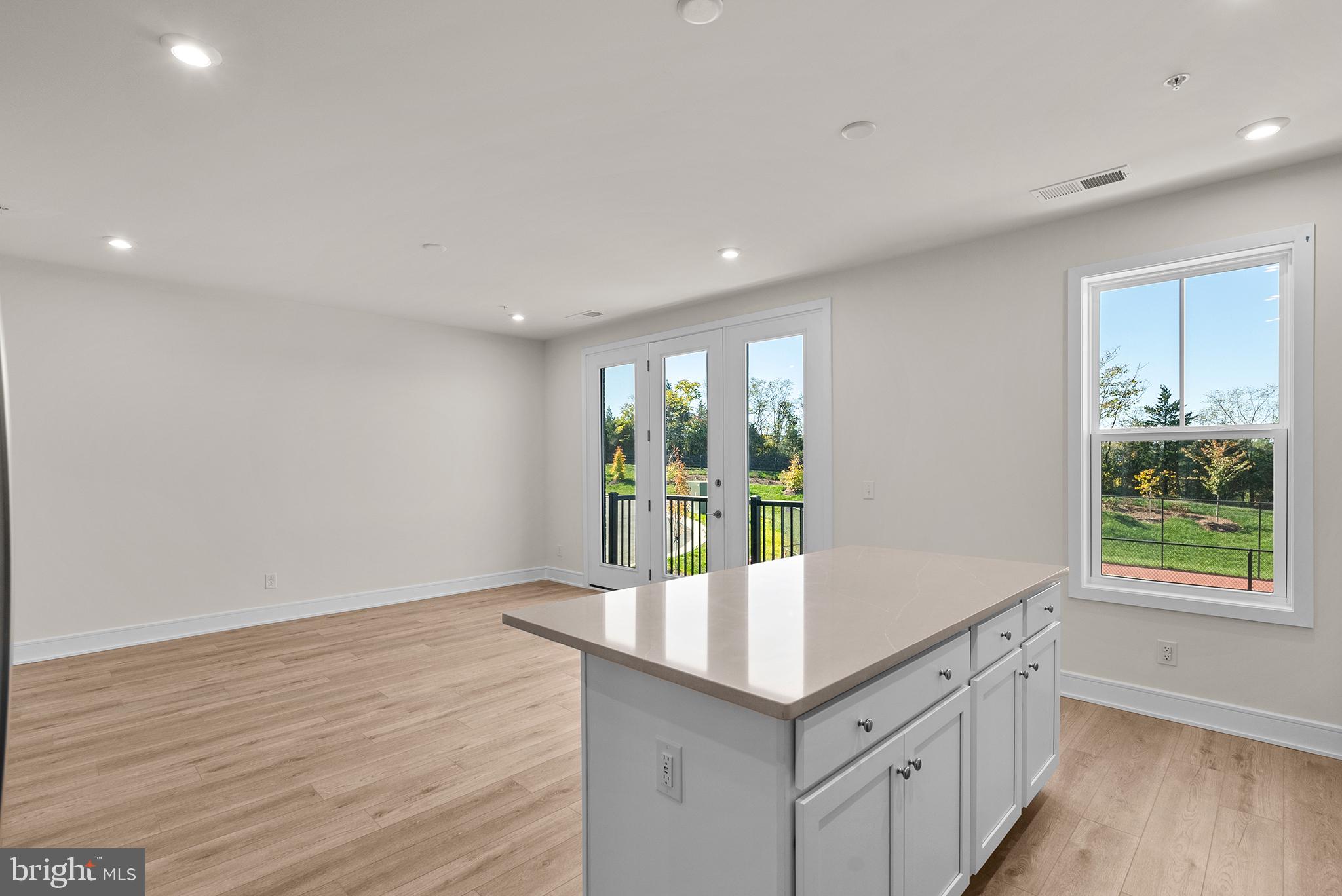 42621 Streamlet Sq