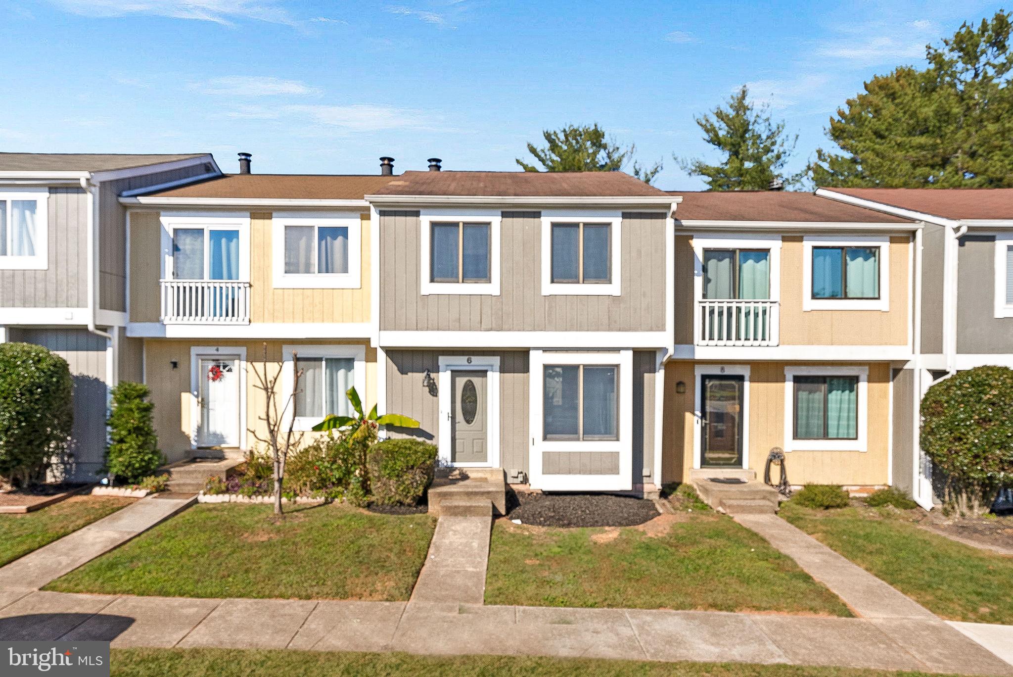 6 Sugarland Square Ct