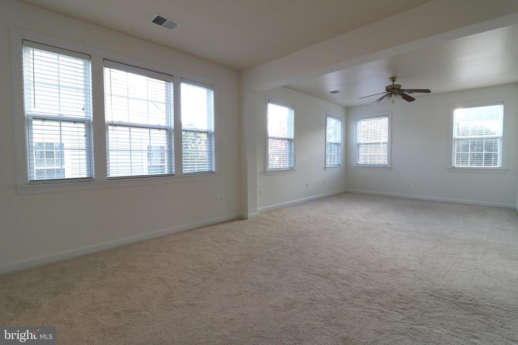 23045 MINERVA DR
