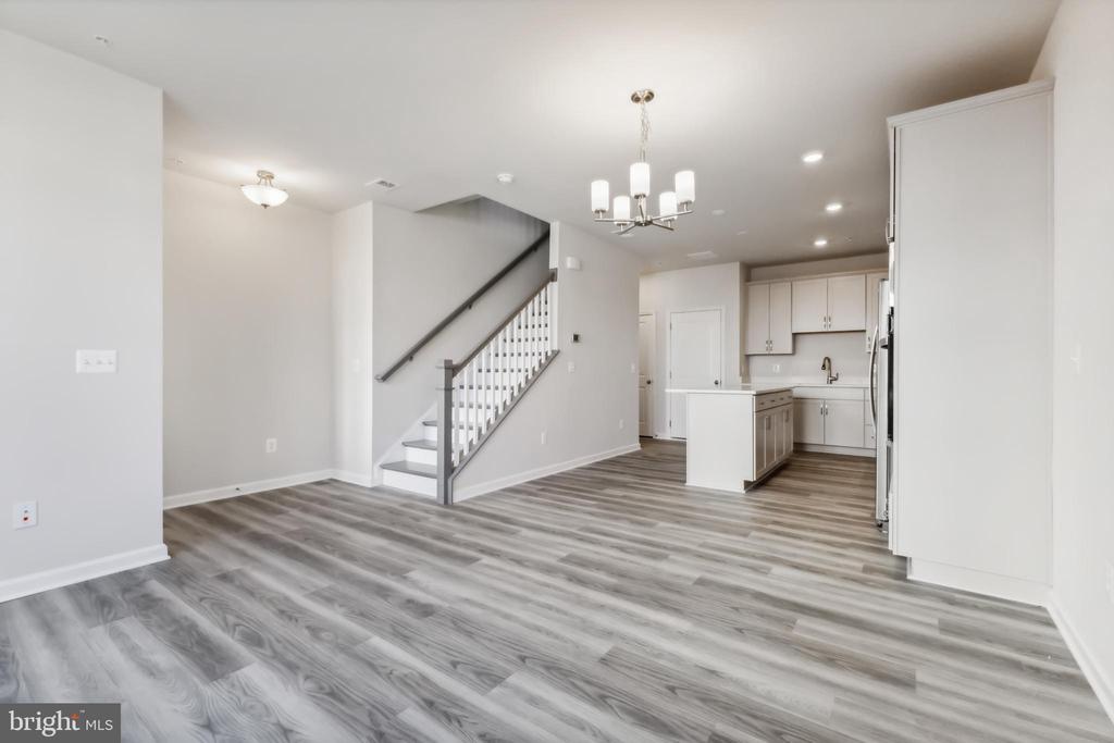 789 Mount Airy Ter NE