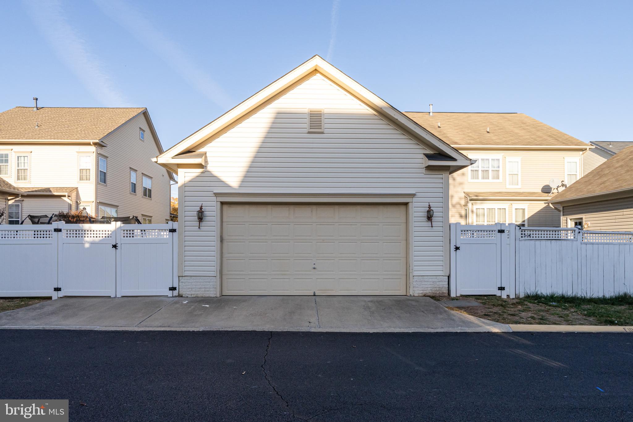 23390 HIGBEE LN