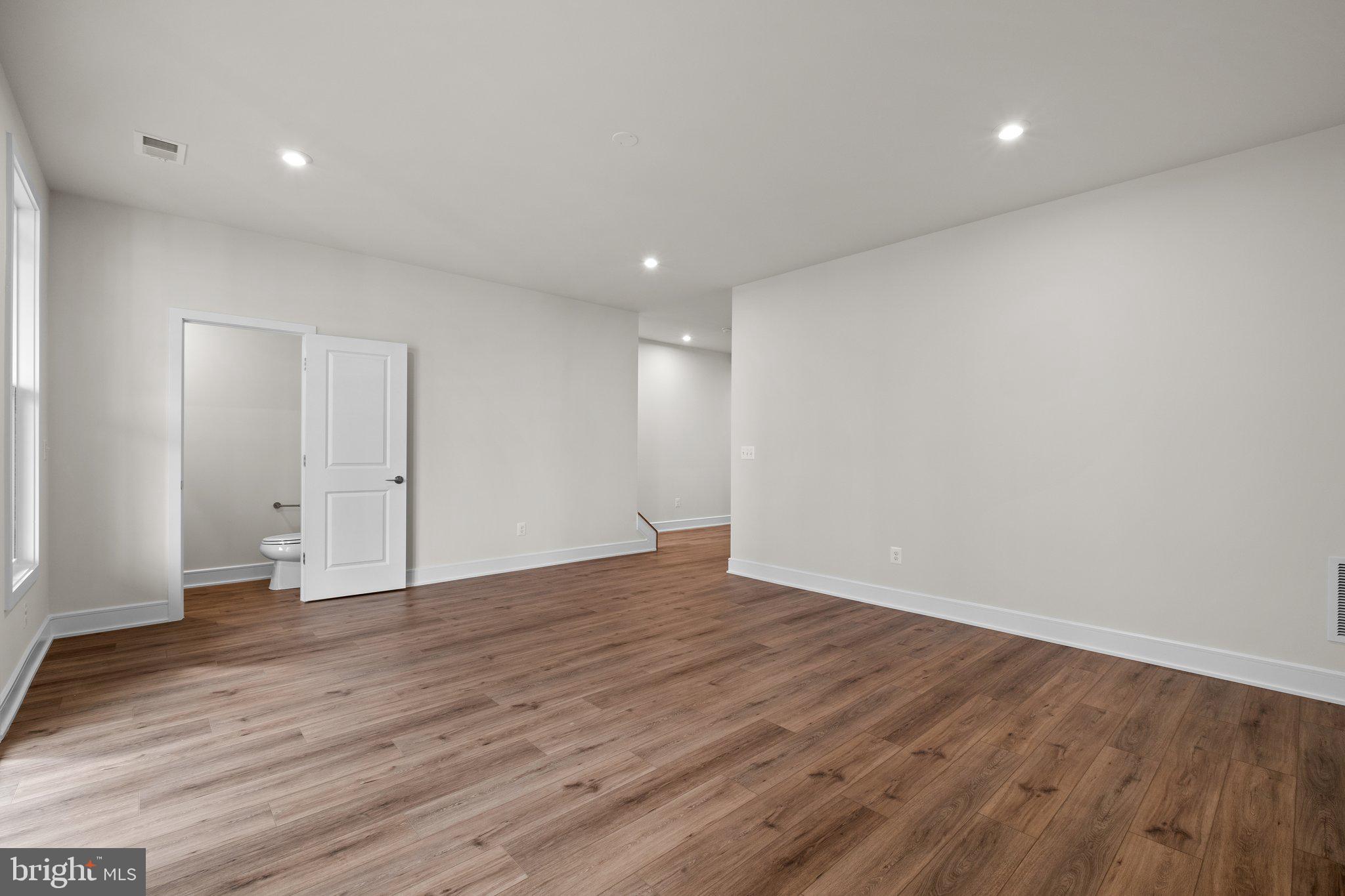 21728 Charing Cross Ter