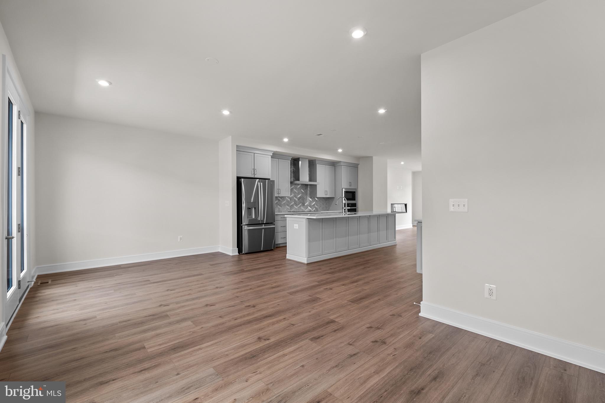 21728 Charing Cross Ter