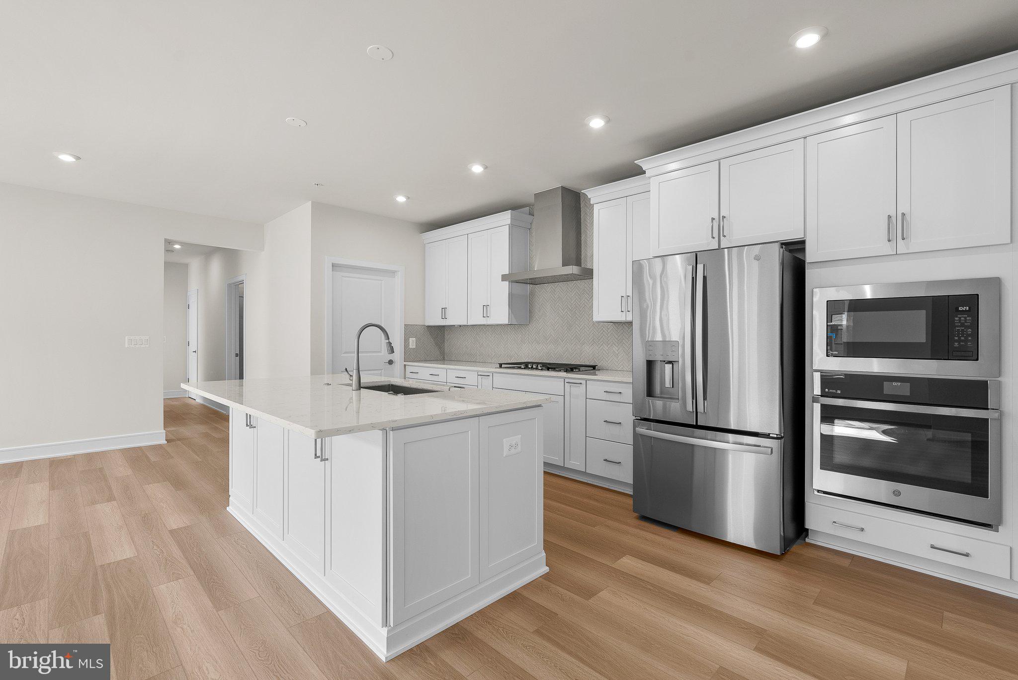 23679 Bolton Crescent #12-303