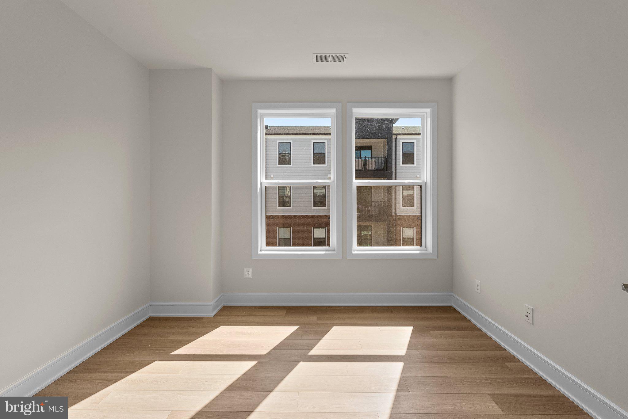 23679 Bolton Crescent #12-303