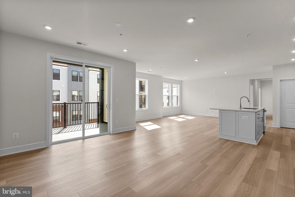 23679 Bolton Crescent #12-303