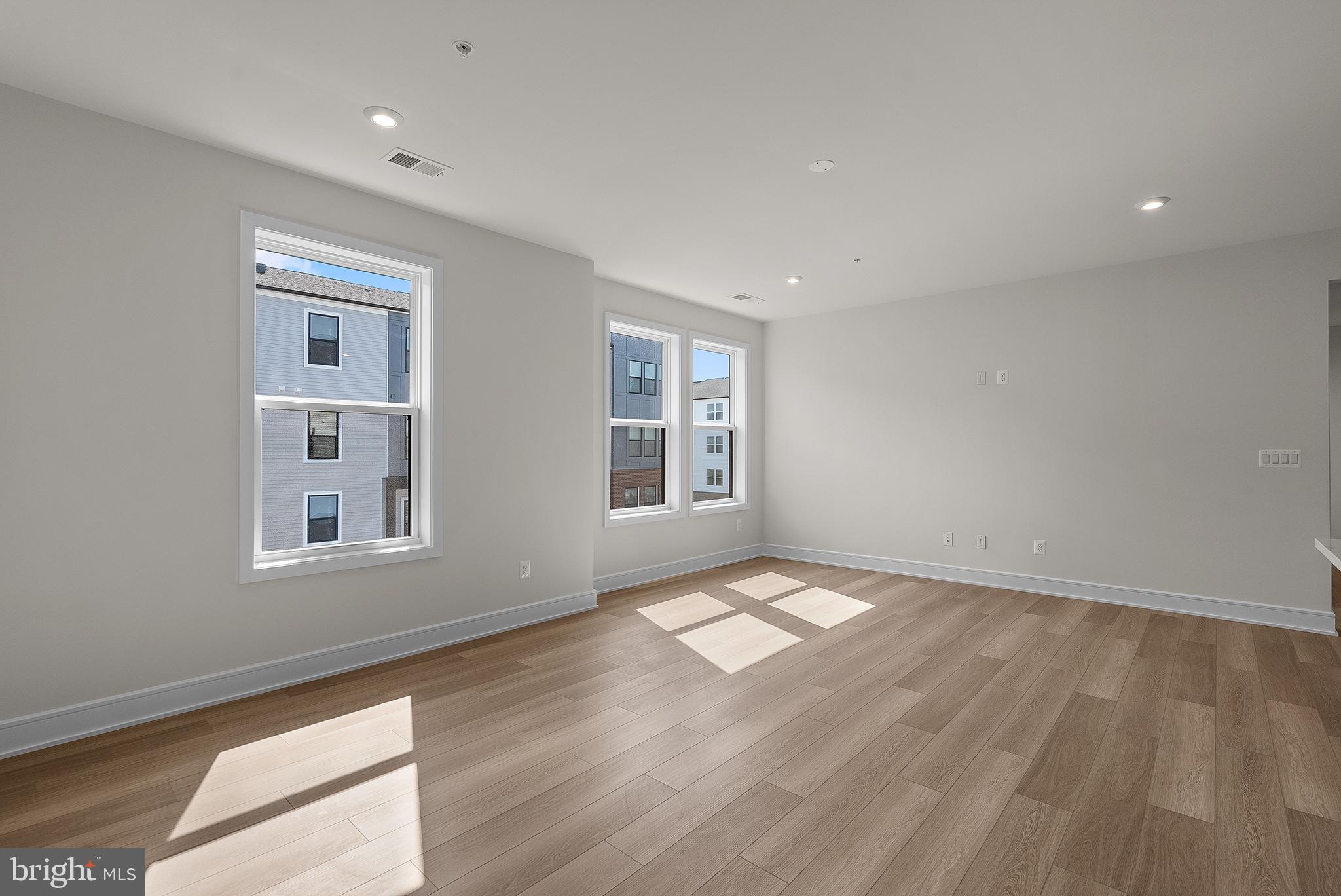 23679 Bolton Crescent #12-303
