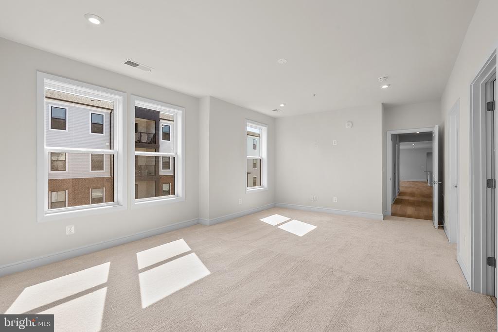 23679 Bolton Crescent #12-303