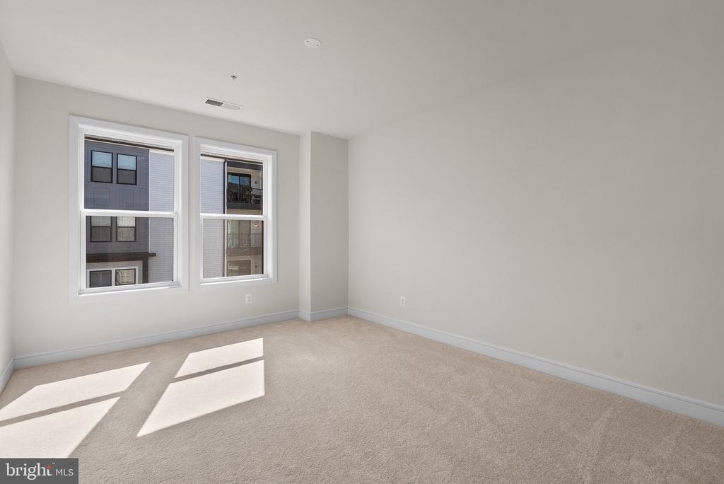 23679 Bolton Crescent #12-303
