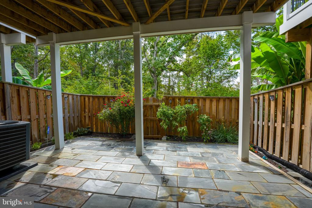 42488 Dogwood Glen Sq