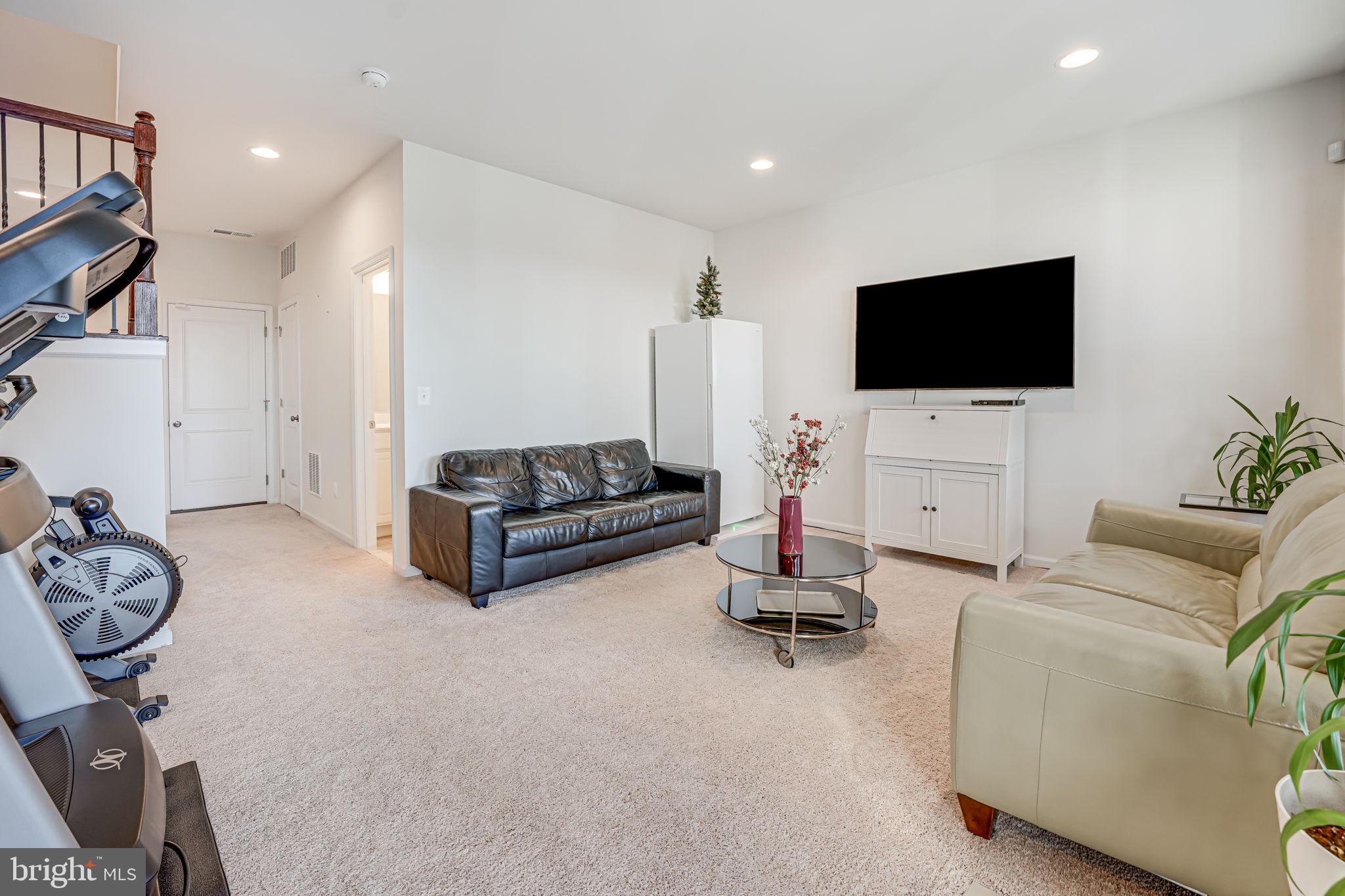 42488 Dogwood Glen Sq