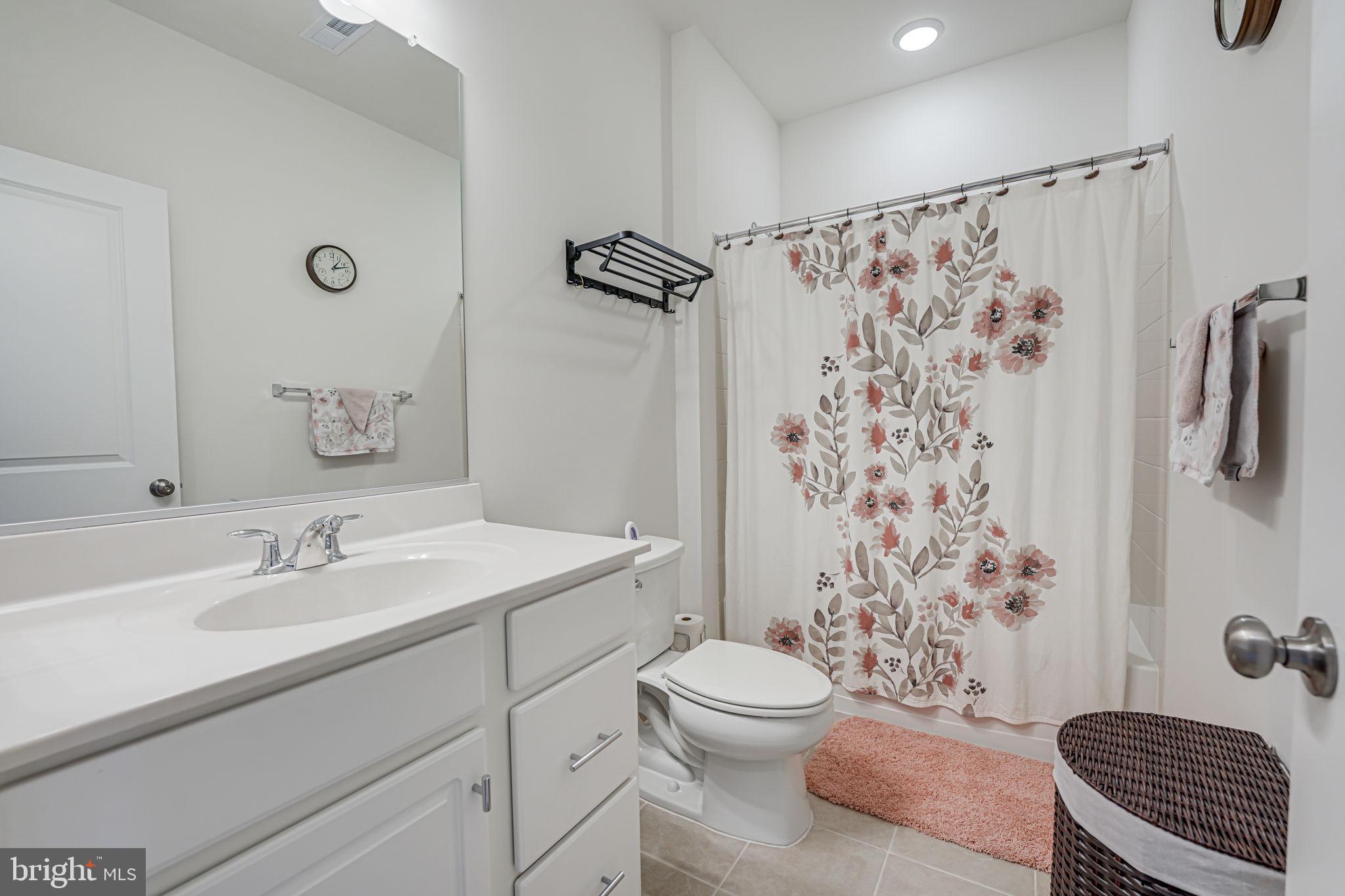 42488 Dogwood Glen Sq