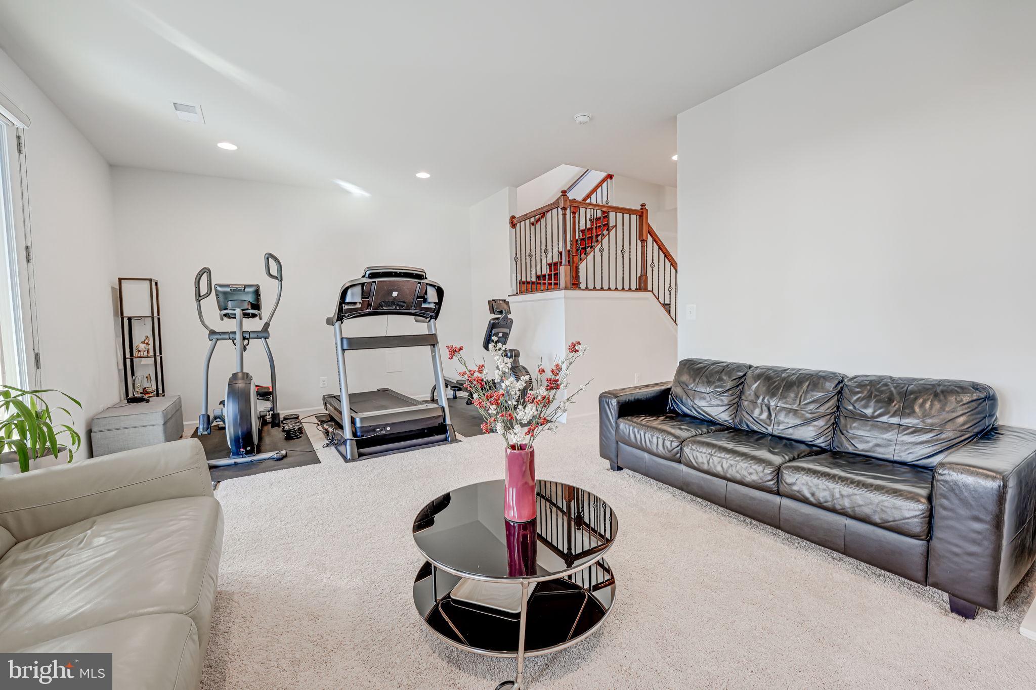 42488 Dogwood Glen Sq