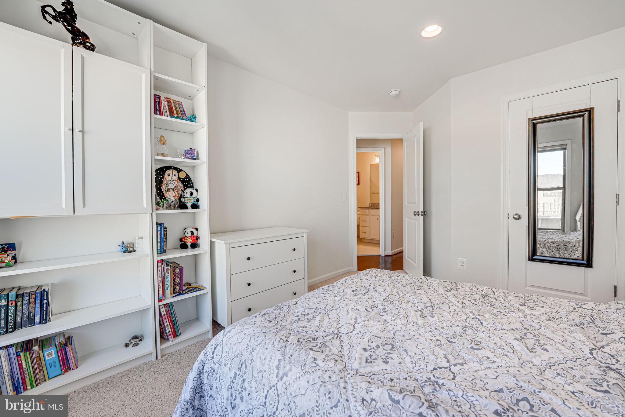 42488 Dogwood Glen Sq