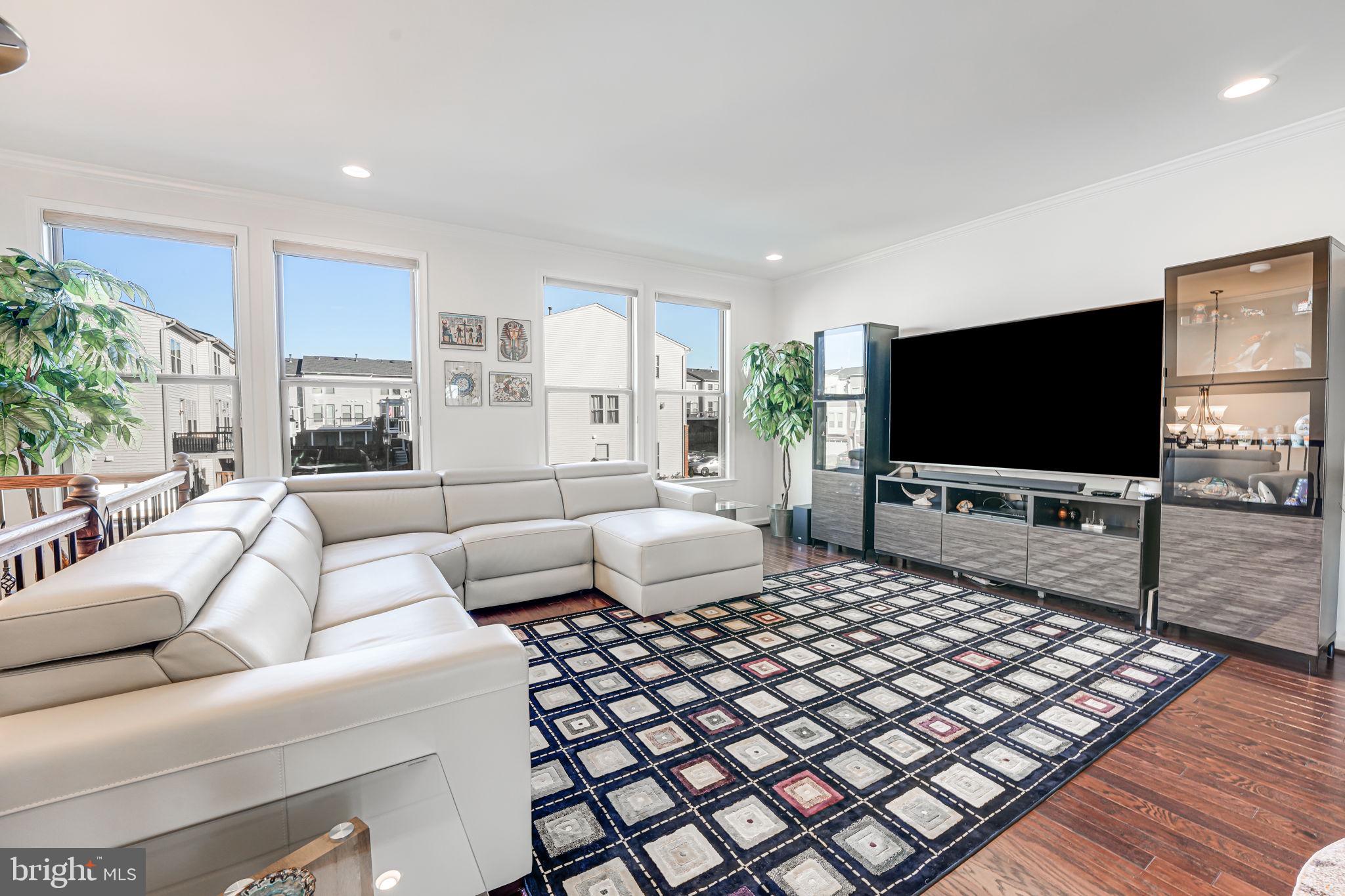 42488 Dogwood Glen Sq