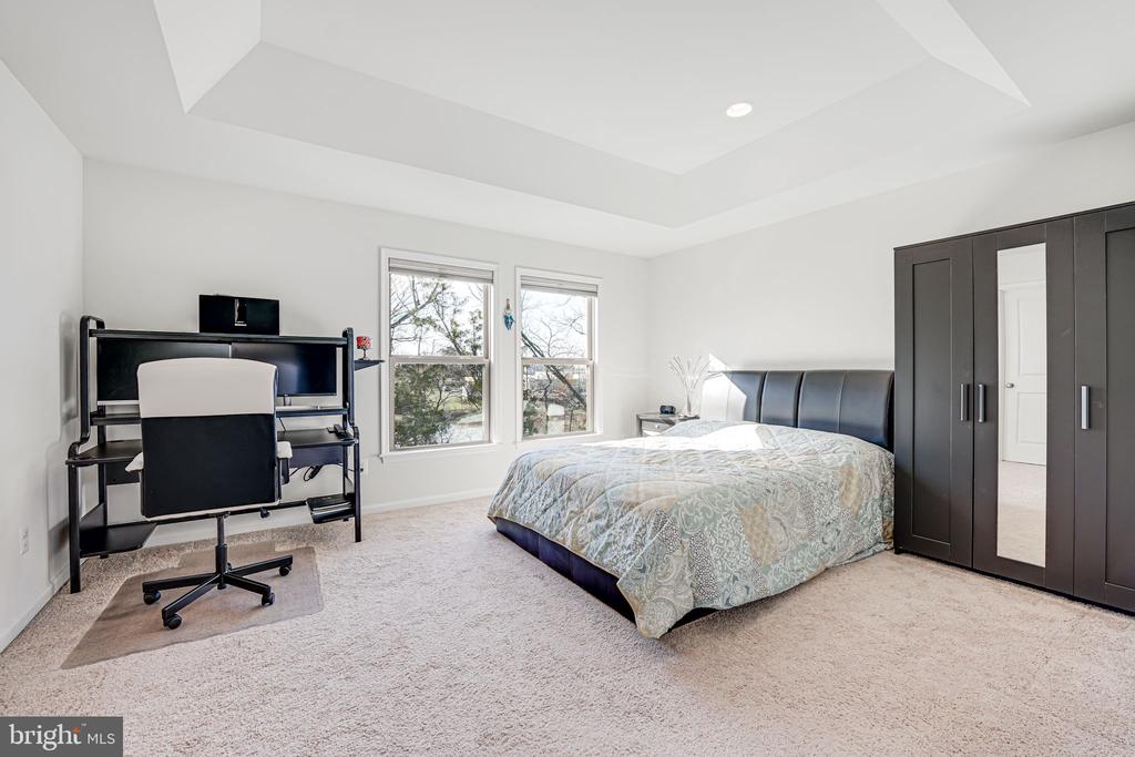 42488 Dogwood Glen Sq