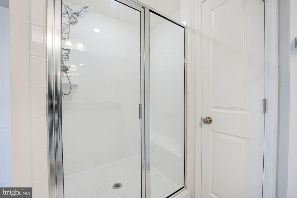 42488 Dogwood Glen Sq