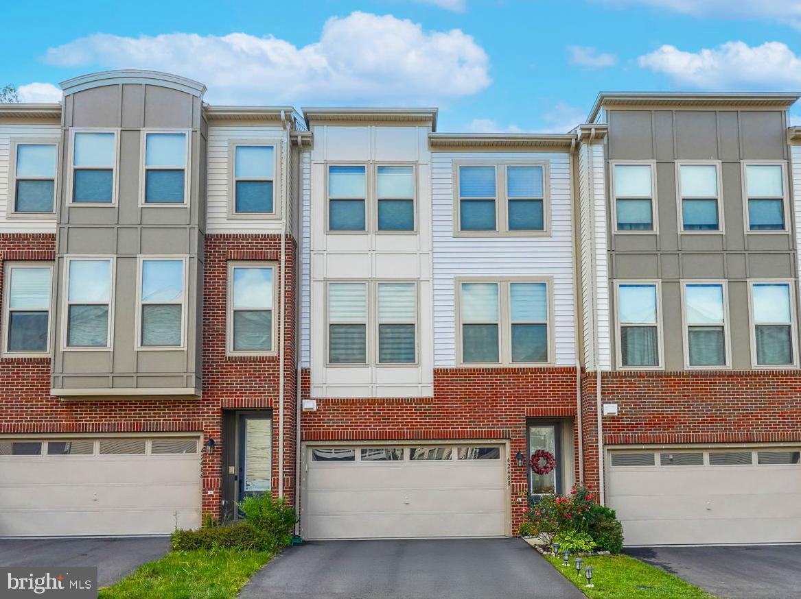42488 Dogwood Glen Sq