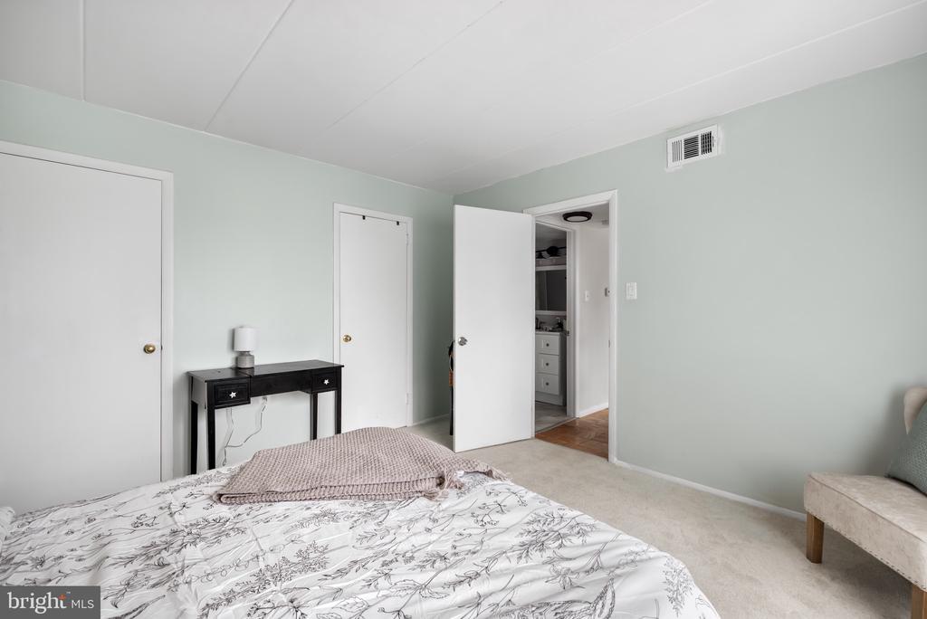 125-J Clubhouse Dr SW #4