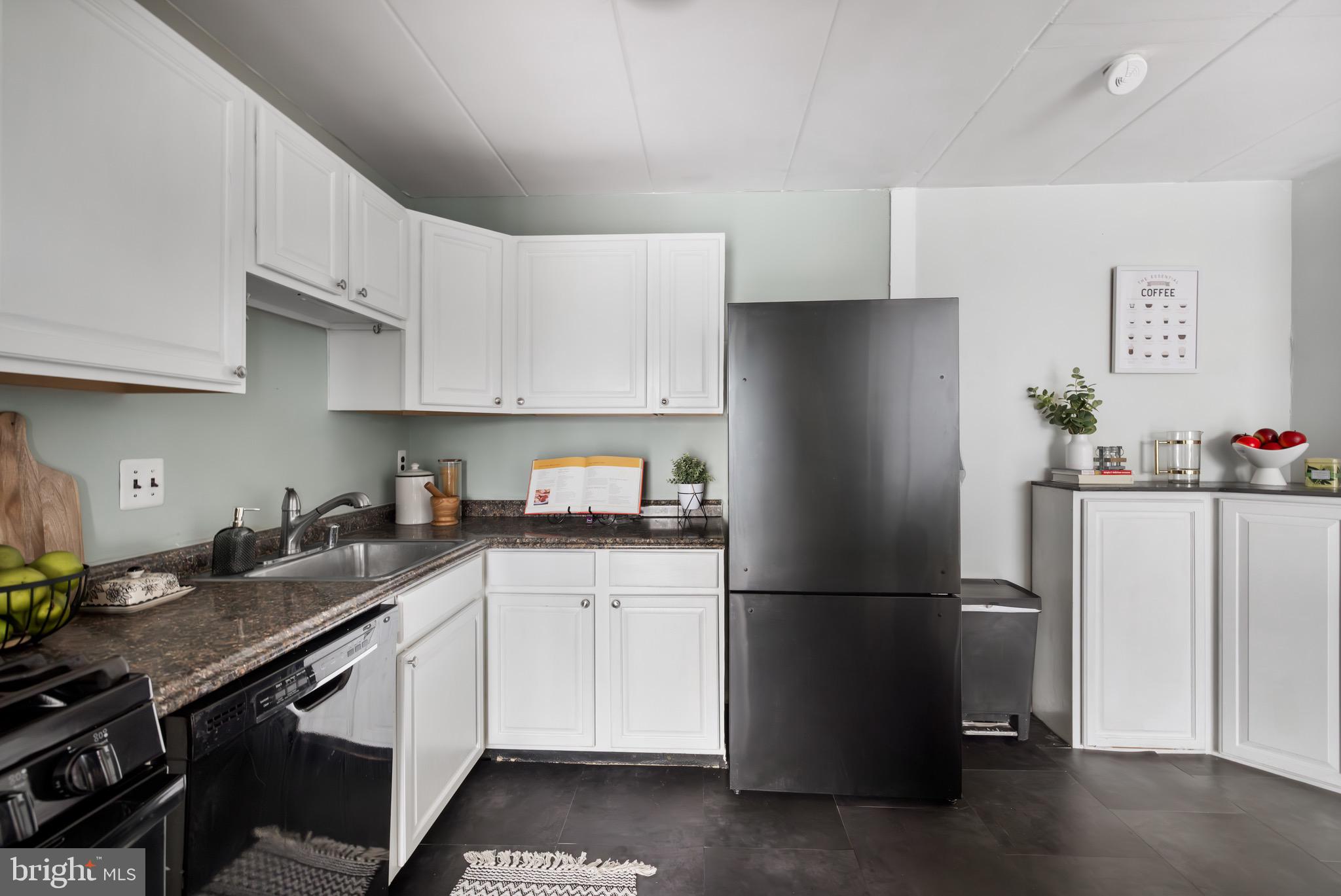 125-J Clubhouse Dr SW #4
