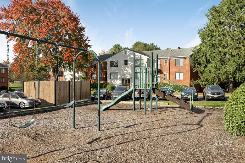 125-J Clubhouse Dr SW #4