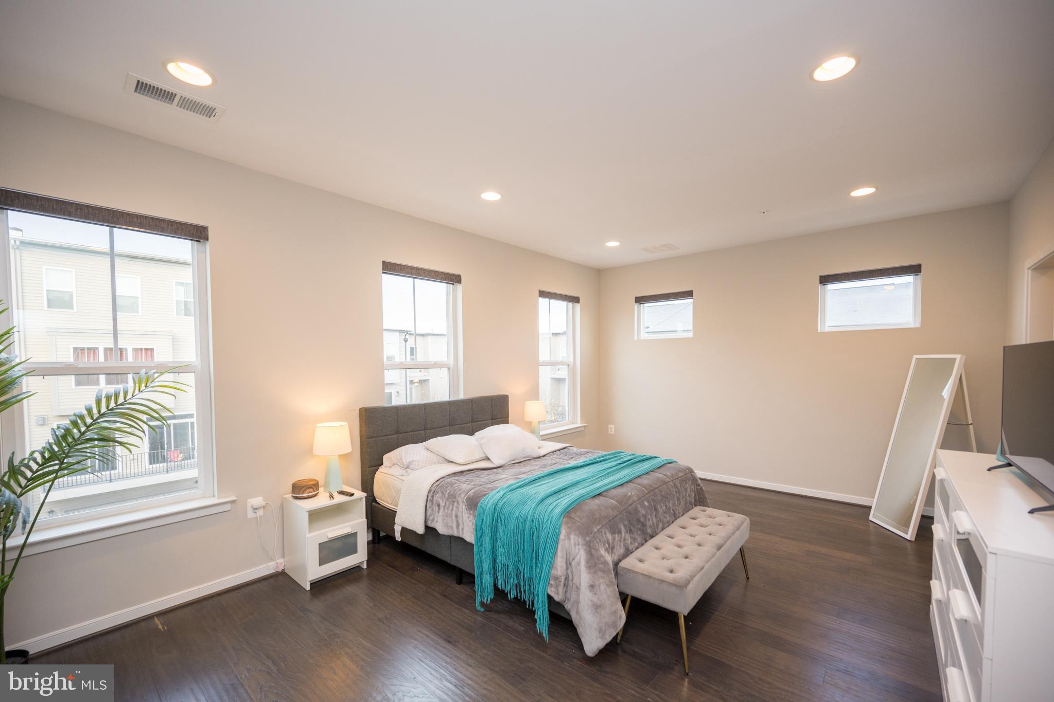 42365 ZEBULON SQ