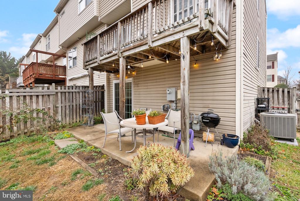 854 Vanderbilt Ter SE
