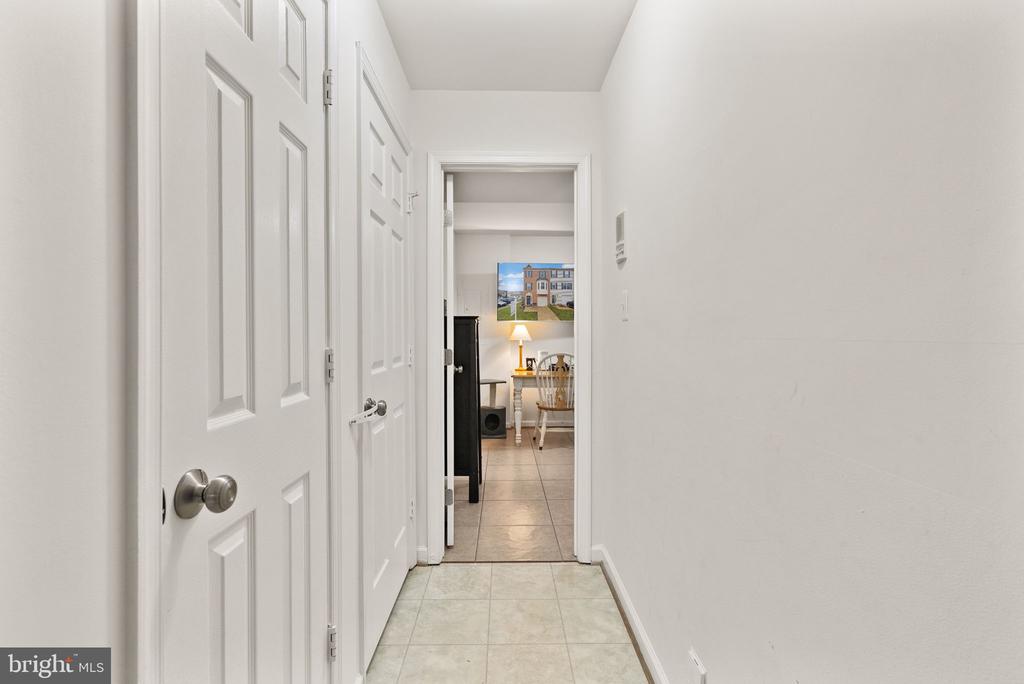854 Vanderbilt Ter SE
