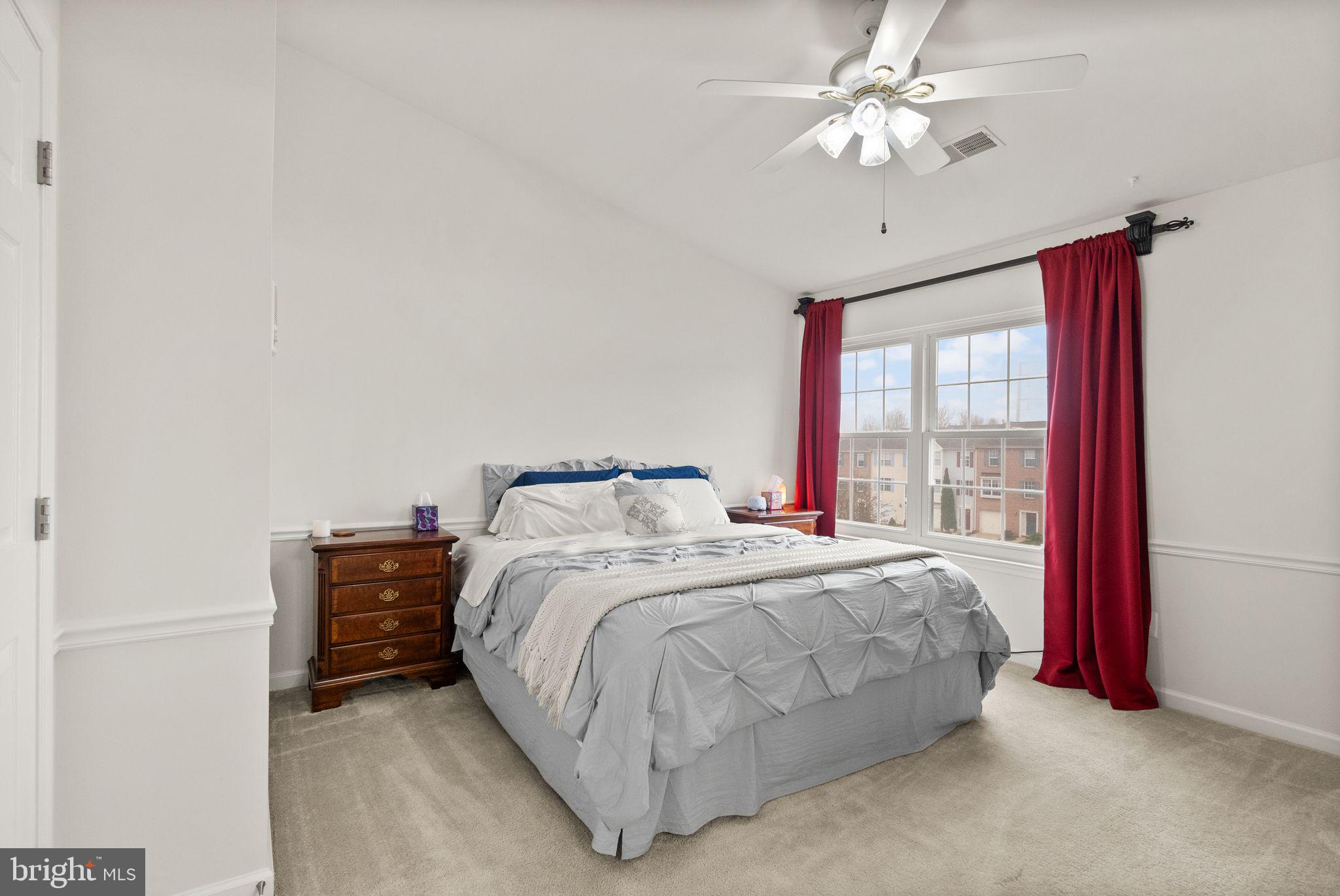 854 Vanderbilt Ter SE