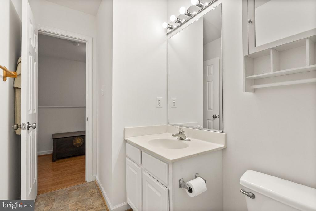 854 Vanderbilt Ter SE