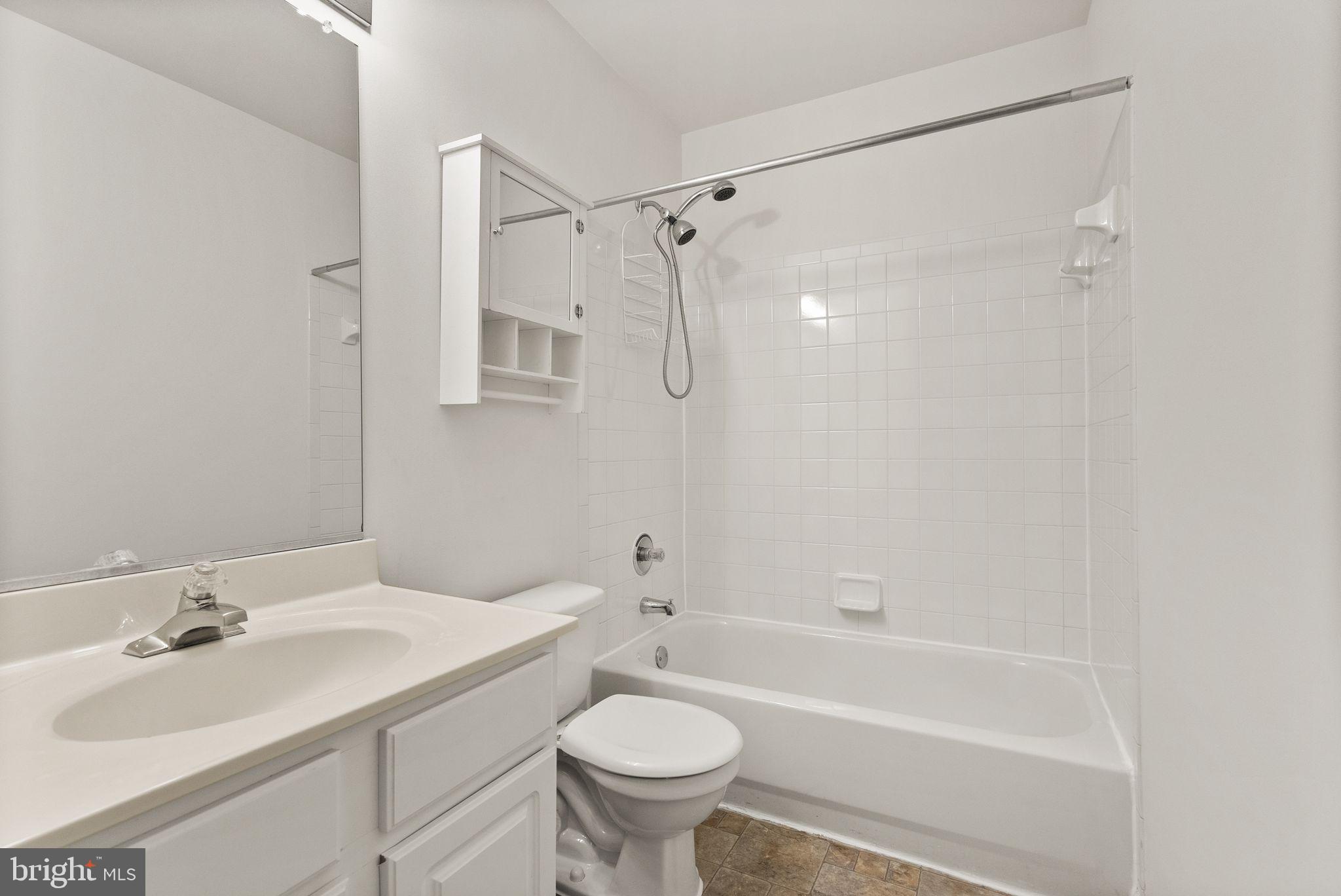 854 Vanderbilt Ter SE