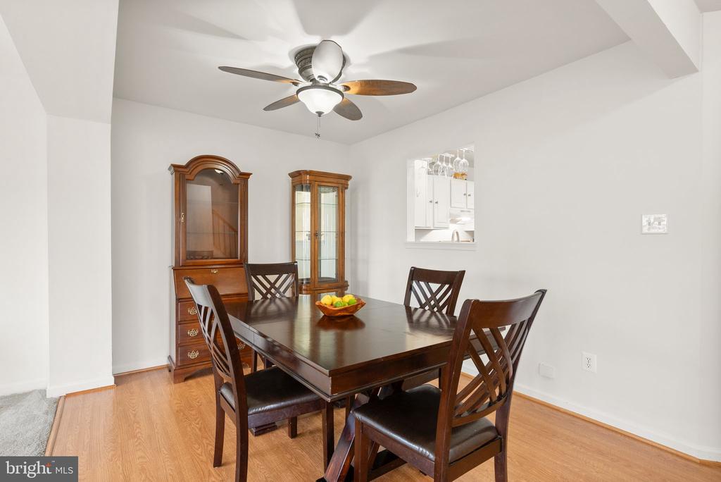 854 Vanderbilt Ter SE