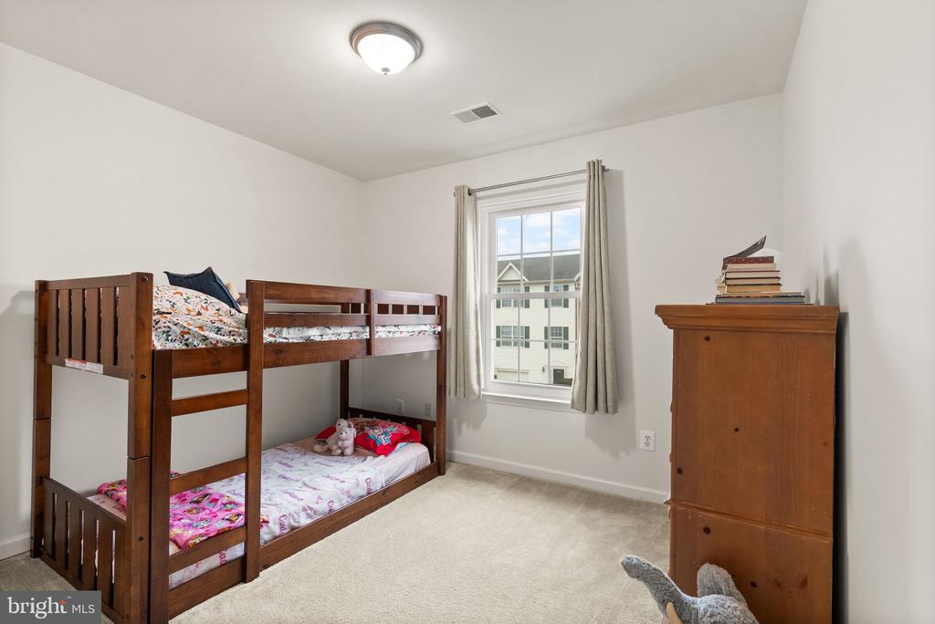 854 Vanderbilt Ter SE