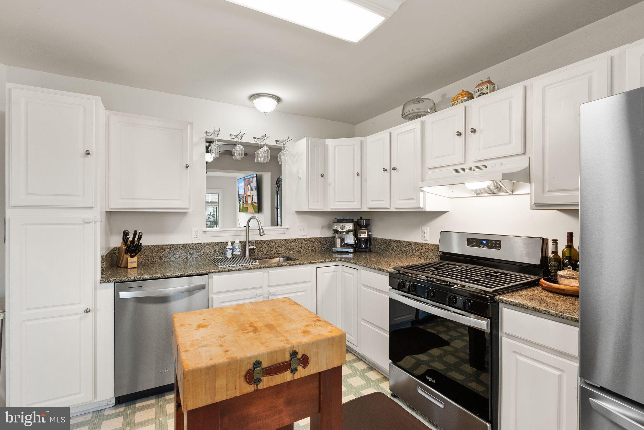 854 Vanderbilt Ter SE