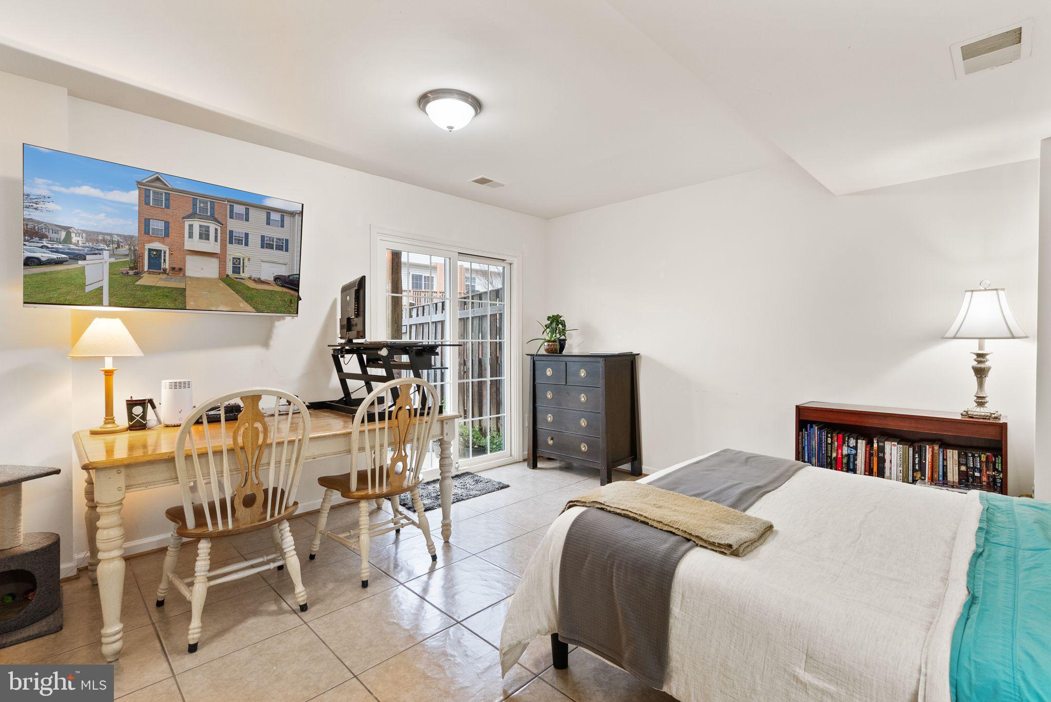 854 Vanderbilt Ter SE