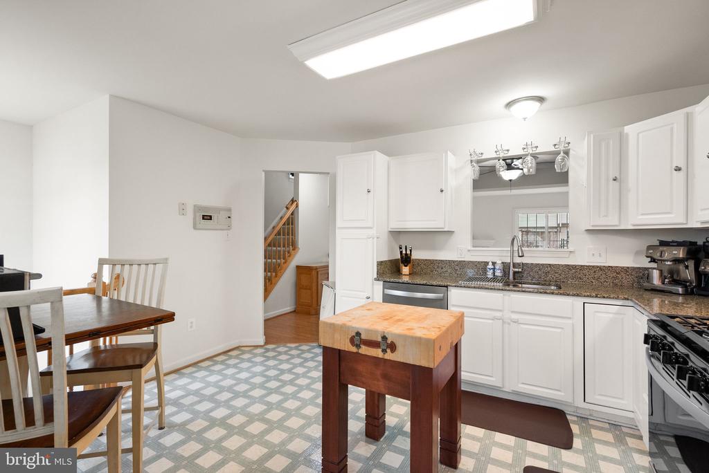 854 Vanderbilt Ter SE