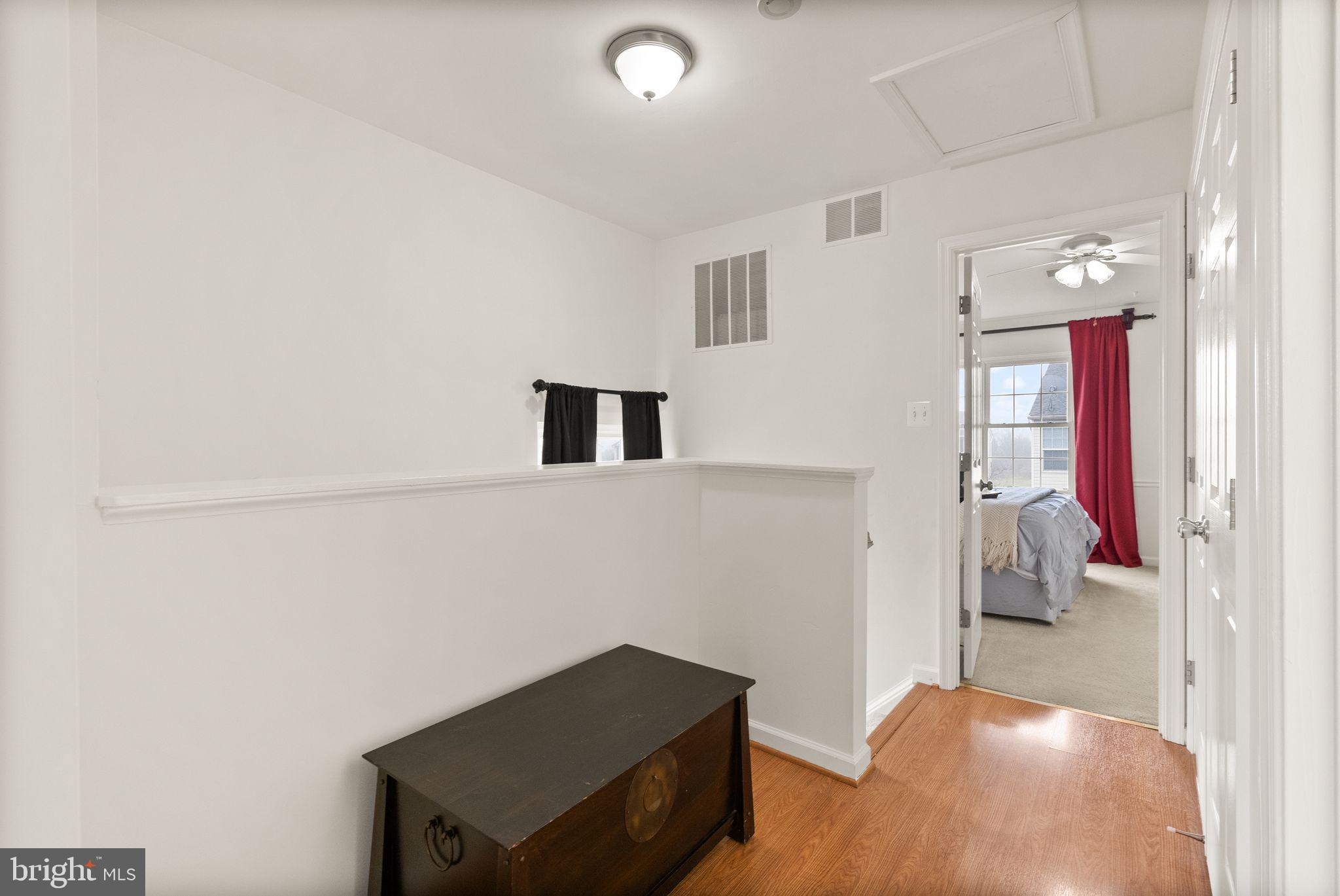 854 Vanderbilt Ter SE