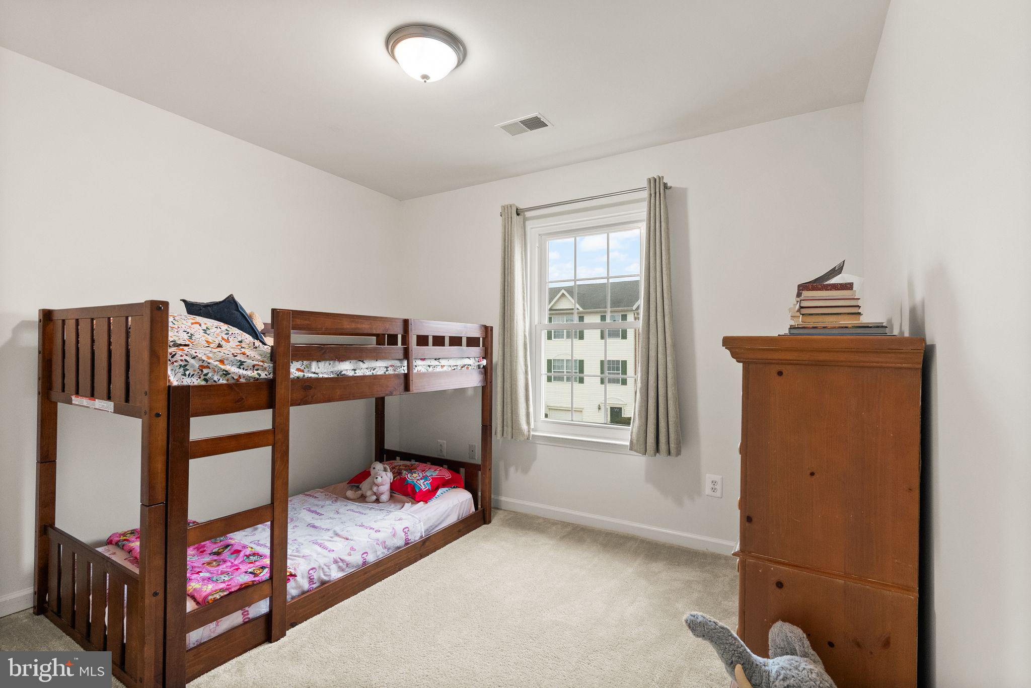 854 Vanderbilt Ter SE